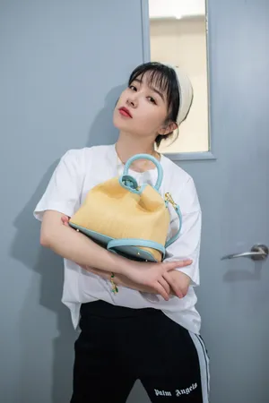 阚清子清新灵动私服图片