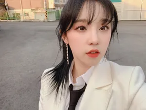 宋雨琦甜美街拍自拍照图片_2