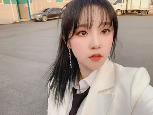 宋雨琦甜美街拍自拍照图片_3