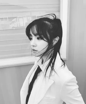 宋雨琦甜美街拍自拍照图片_5