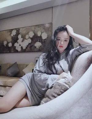 冉莹颖修身短裙性感图片_4