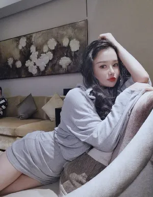 冉莹颖修身短裙性感图片_5