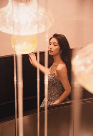 马瑞抹胸裙性感写真图片_2