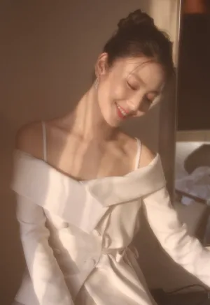 马瑞时尚甜美写真图片
