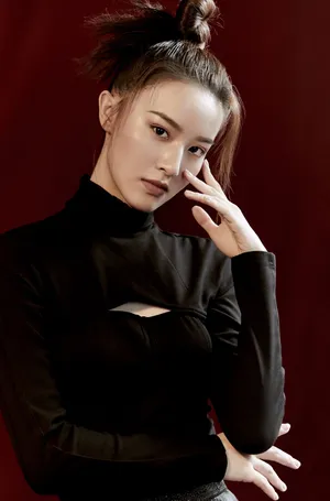 梁婧娴时尚冷艳写真图片