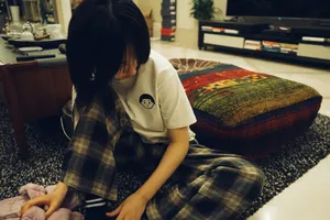 张子枫居家俏丽私服照图片_2