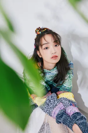 索朗美淇简约清新春日写真图片_2