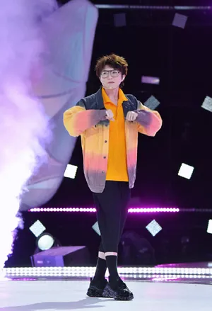 毛不易创造营2020舞台照图片