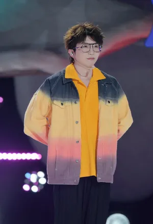 毛不易创造营2020舞台照图片_3