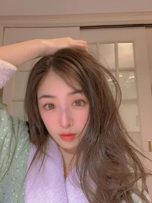 张含韵生日自拍照图片