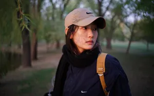 周依然春日甜美写真图片