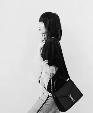 田沅优雅质感写真图片