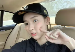 王玉雯可爱甜美自拍照图片