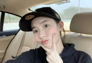 王玉雯可爱甜美自拍照图片_2