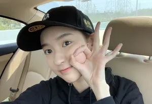 王玉雯可爱甜美自拍照图片_3