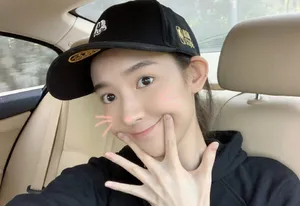王玉雯可爱甜美自拍照图片_5