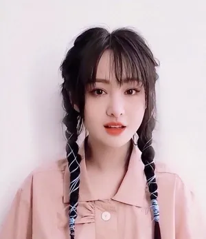 郑爽麻花辫元气写真图片