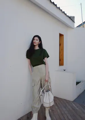 何穗优雅干练穿搭写真图片_4
