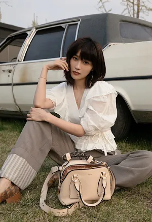 田沅温婉动人写真图片