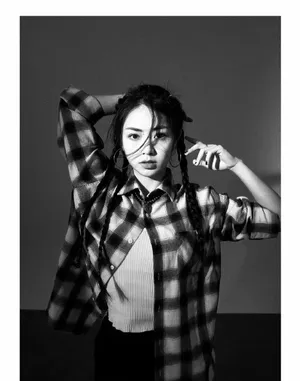 谢可寅黑白质感时尚写真图片_3