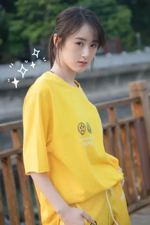 袁冰妍清新休闲写真图片