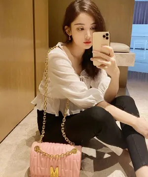 古力娜扎粉嫩性感私服照图片