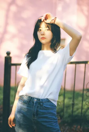 谭松韵光影性感写真图片_2