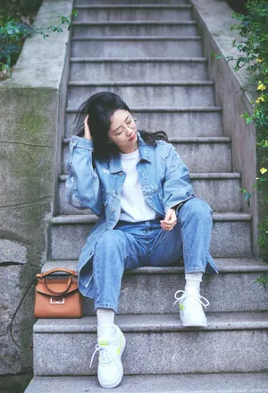 谭松韵光影性感写真图片_4