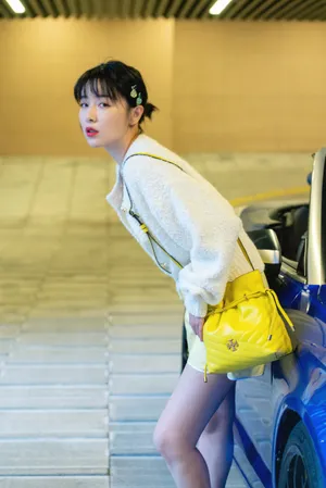 阚清子时尚随性写真图片