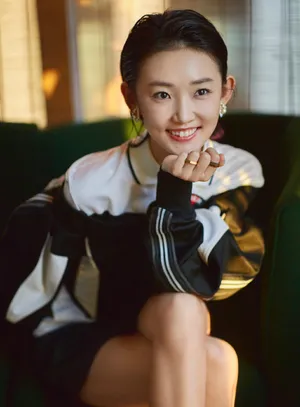 周依然性感甜酷写真图片_2
