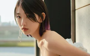 周依然抹胸裙性感写真图片_5