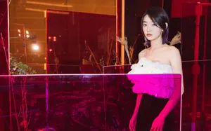周依然抹胸裙性感写真图片_6
