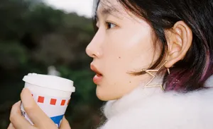 周依然清新甜美写真图片_5