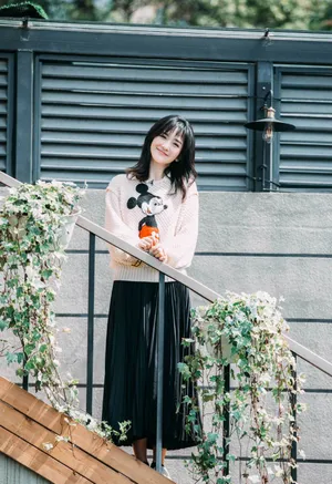 谢娜温婉动人写真图片