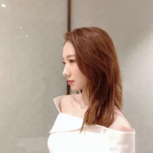 孟美岐俏丽自拍照图片_1