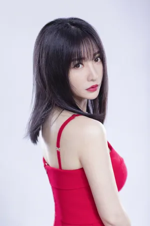 柳岩红衣性感写真图片_7