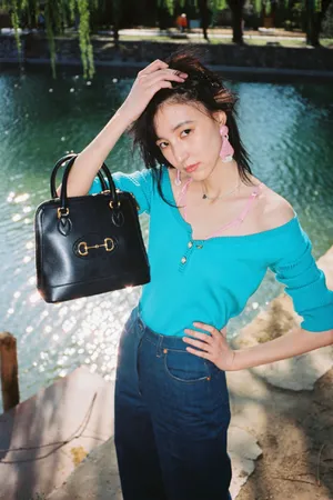 王悦伊清爽甜美写真图片