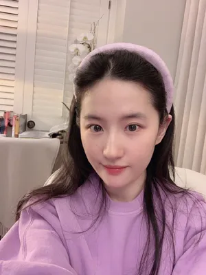 刘亦菲粉嫩自拍照图片