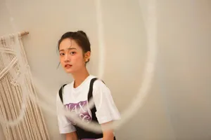郑湫泓麻雀妆写真图片