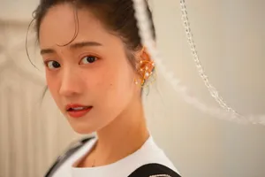 郑湫泓麻雀妆写真图片