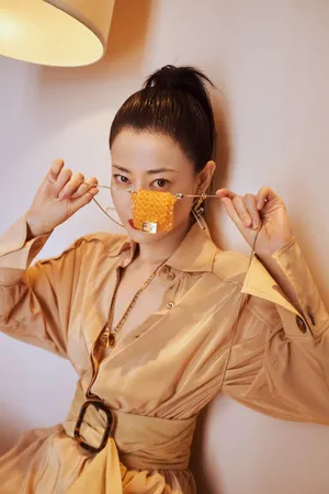 谭卓性感优雅写真图片_3