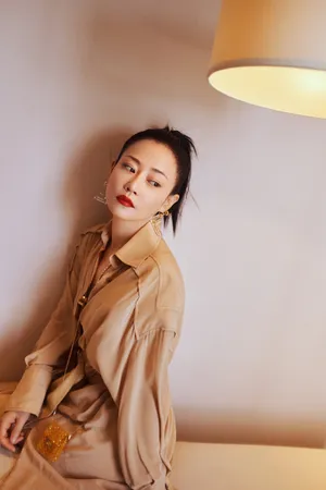 谭卓性感优雅写真图片_4