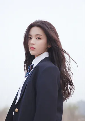 杨超越学院风清纯写真图片_2