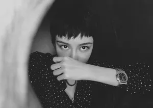 周扬青短发酷感写真图片_3
