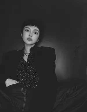 周扬青短发酷感写真图片_7