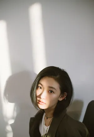 周依然清爽靓丽写真图片