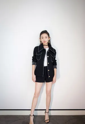 周依然甜酷养眼写真图片_6
