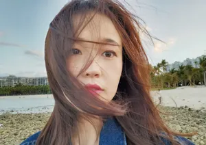 张佳宁灵动俏皮自拍图片_1