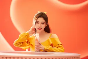 鞠婧祎品牌代言甜美花絮图片