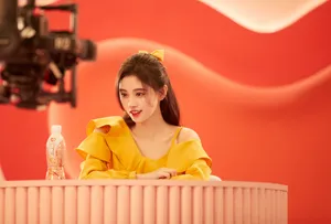 鞠婧祎品牌代言甜美花絮图片_7